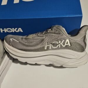 Hoka Clifton 10